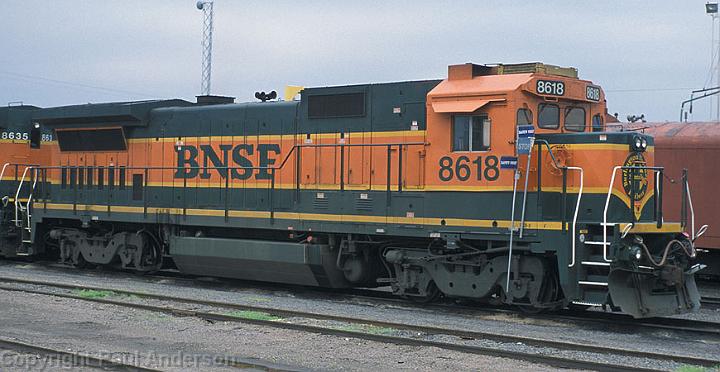 BNSF 8618 B40-8W.jpg